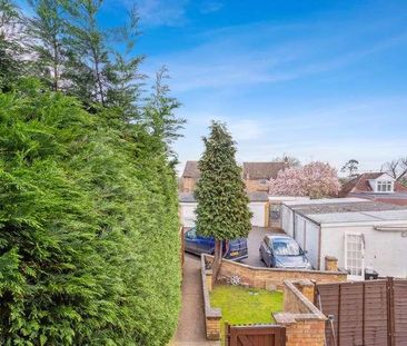 St Davids Close, Iver, SL0 - Photo 2