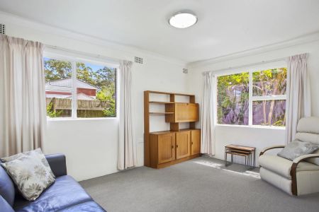 Spacious One-Bedroom Flat (Inspect Now - 0452 461 466) - Photo 2