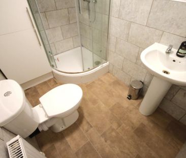 3 bedroom end of terrace house to rent - Photo 1