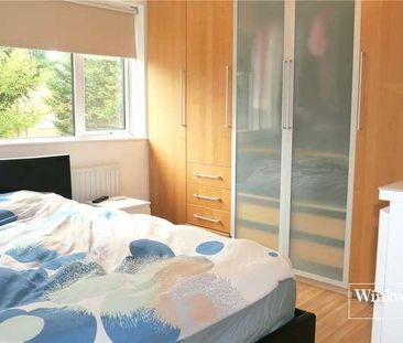 Armstrong Crescent, New Barnet, EN4 - Photo 3