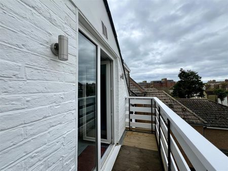 Wilton Road, Bexhill-On-Sea, TN40 1HX - Photo 2