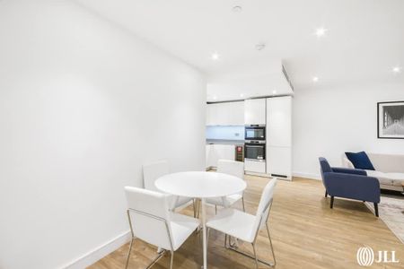 Nine Elms Point, London SW8 - Photo 2