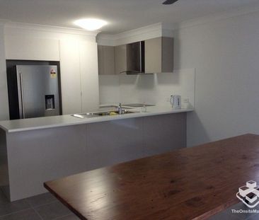 IMMACULATE STYLISH DUPLEX IN BUNDAMBA - Photo 3