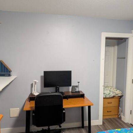 1 private room for rent central Vancouver - Photo 1