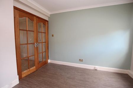 2 bedroom end of terrace house to rent - Photo 2