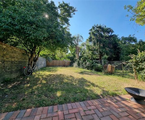 Room 7, 68 Garden Walk, Cambridge - Photo 1