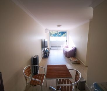 Convenient 1 Bedroom Apartment Furnished - Photo 3