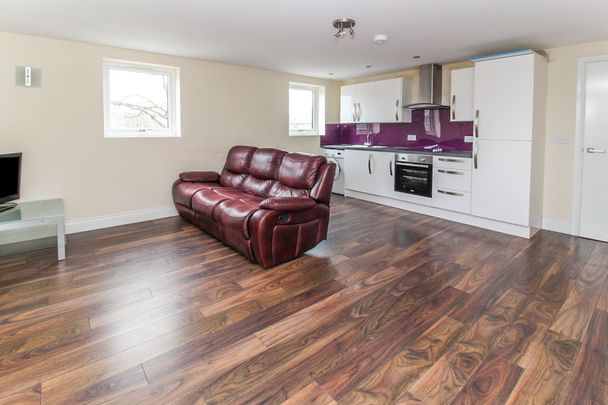 2 bedroom apartment to rent Roseland Road, Kenilworth, CV8 - Photo 1