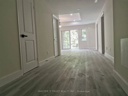 Detached Home For Lease | N9254535 - Photo 4