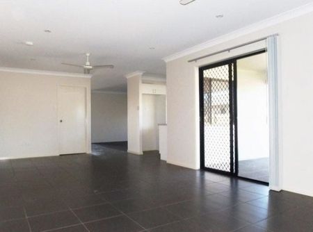 1 Whitehaven Way, Mount Low - Photo 4