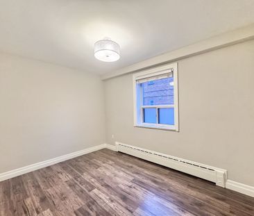 For Lease - 25 Paisley Boulevard Unit# Unit One, Mississauga, Ontario - Photo 2