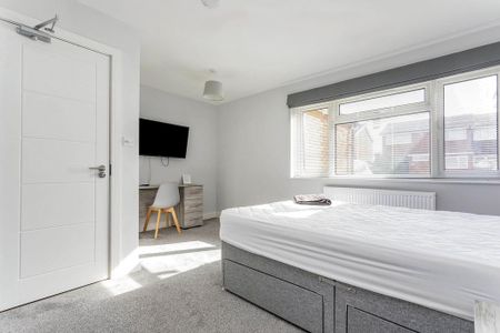 1 bedroom semi-detached house to rent - Photo 4