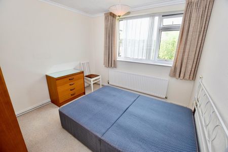 Brookstray Flats, Nod Rise, Coventry, CV5 7HW - Top Floor 2 Bedroom Flat - Photo 4