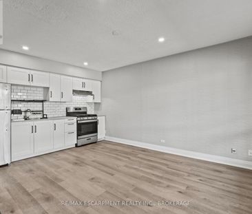 UPPER - 15 MCCORMICK STREET, Welland, Ontario, L3C4L8 - Photo 6