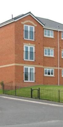 2 bedroom property to rent in Rochdale - Photo 1
