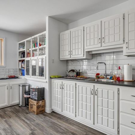 Grand 2 1/2 Lac St Charles semi meublé - Photo 3