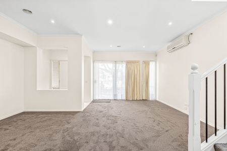 Freshly Painted and New Carpet throughout - Photo 2