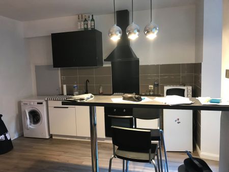 Location Appartement 1 pièce 25m² AURILLAC 15000 - Photo 4