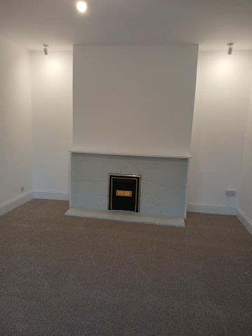 4 bedroom detached house to rent - Photo 4