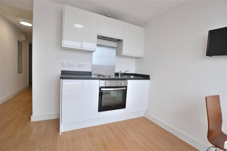1 bedroom apartment to rent - Photo 2