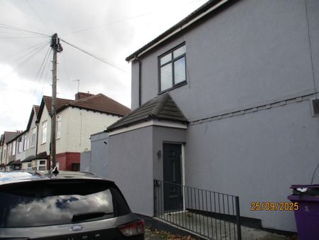 2 bedroom apartment to rent - Photo 4