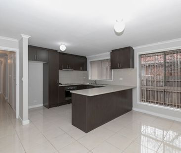 Spacious 3-Bedroom Family Home in Mill Park - Photo 5