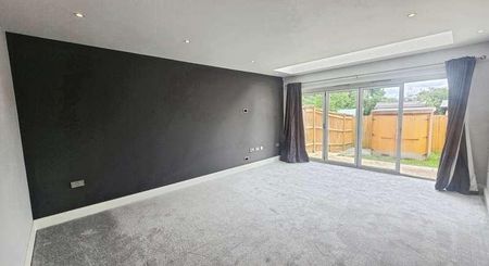 South Street, Farnborough, GU14 - Photo 2