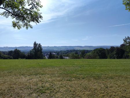 Bezugsfertige 2-Raum-Wohnung mit Blick ins Erzgebirge - Photo 2