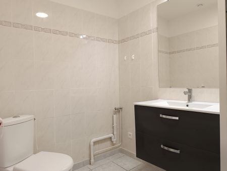 Location Appartement 2 pièces 39m² NARBONNE 11100 - Photo 3