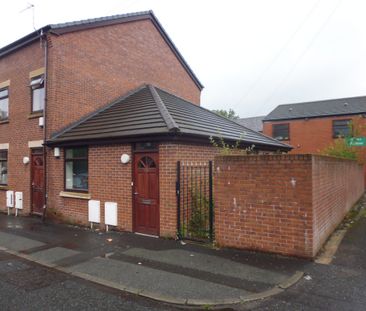 Exeter Street, Deeplish, Rochdale, OL11 - Photo 3