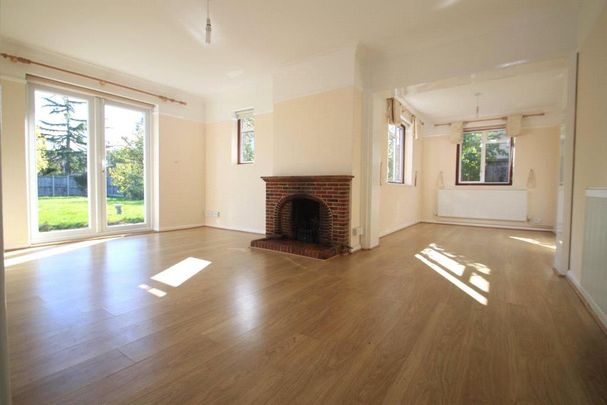 3 bedroom bungalow to rent - Photo 1