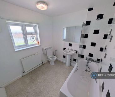 2 bedroom semi-detached house to rent - Photo 2