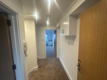 2 bedroom flat to rent - Photo 3