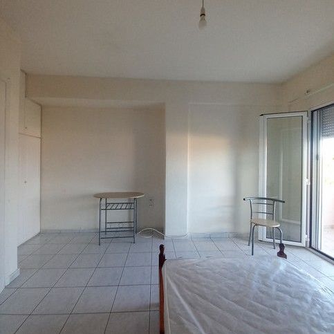 Studio/Γκαρσονιέρα για ενοικίαση Κέντρο (Ρίο) - Photo 1