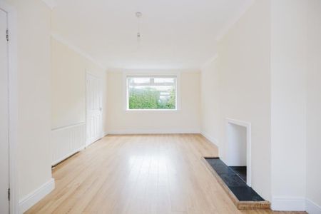 2 bedroom semi-detached house to rent - Photo 3