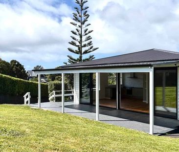 3-Bedroom Home — 1 Min to Stanmore Bay Beach a... - Photo 5