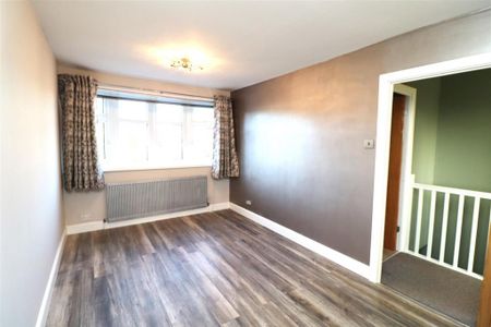 3 bedroom detached house to rent - Photo 2