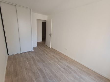 location Appartement T4 DE 80.9m² À BOBIGNY - Photo 3