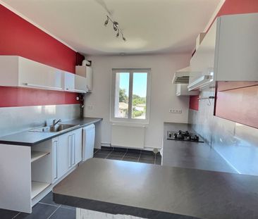 Location Appartement 3 pièces 76m² - Photo 2