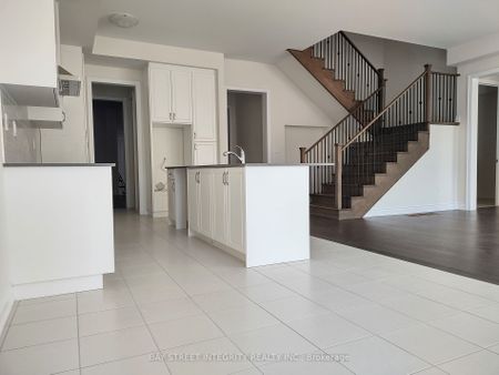 Detached Home For Lease | W8118260 - Photo 4