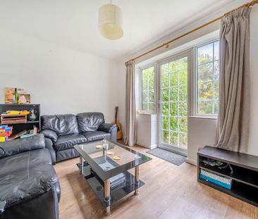 4 bedroom semi-detached house to rent - Photo 5