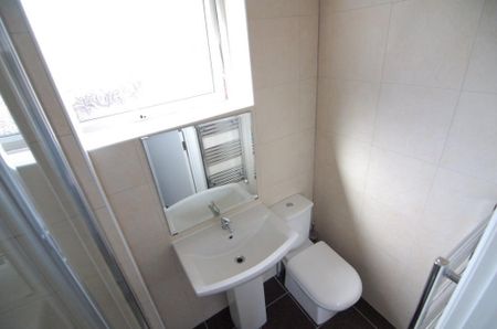 1 bedroom in a house share to rent - Photo 5