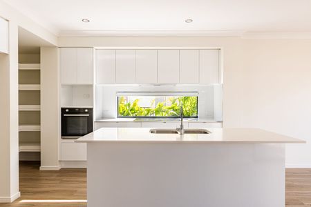 LARGE HOME WITH COUNTRY A OUTLOOK - ACCESS VIA ELK HORN PARADE - Photo 2