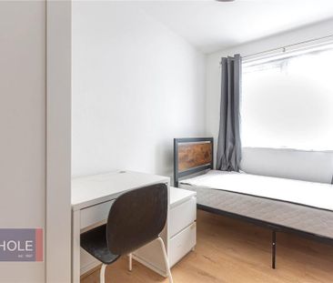 4 bedroom end of terrace house to rent - Photo 4