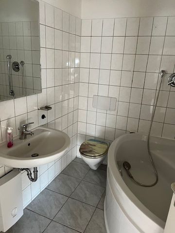 Wunderschöne Dachgeschosswohnung mit 3 Zimmern und großer Dachterrasse - Photo 4