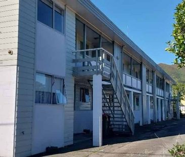 Tidy One-Bedroom Apartment – Available Now - Photo 3