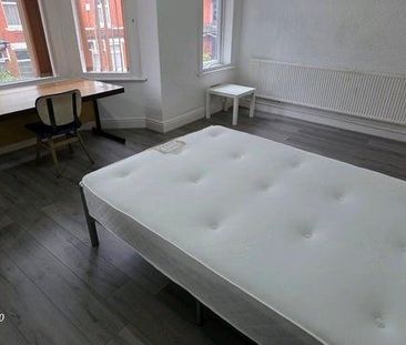 1 bedroom in a house share to rent - Photo 6