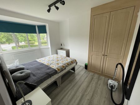 Woodyates Road, Lee SE12. - Photo 3