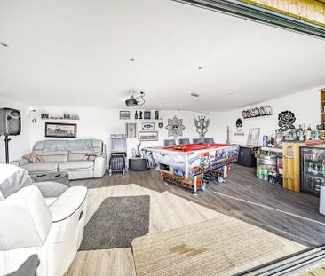 4 bedroom semi-detached bungalow to rent - Photo 1