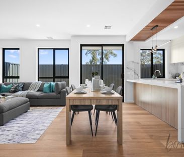 Stunning 4-Bedroom Home in Prime Wollert Location - Photo 4